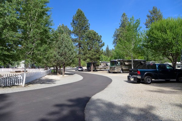 Clio's Rivers Edge RV Park photo 2