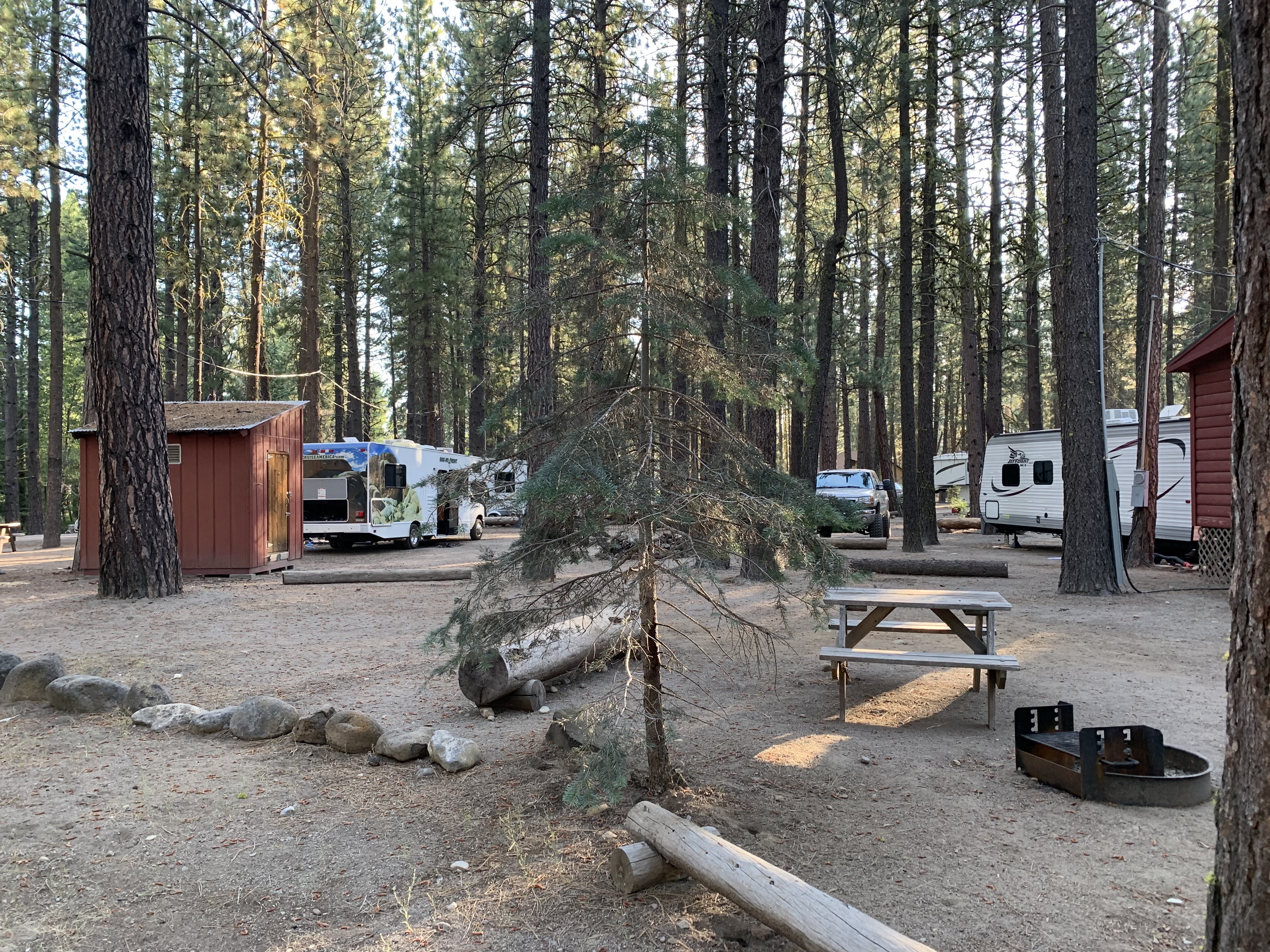 Hat shop creek resort