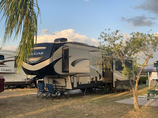 Encore Harbor Lakes RV Resort photo 2