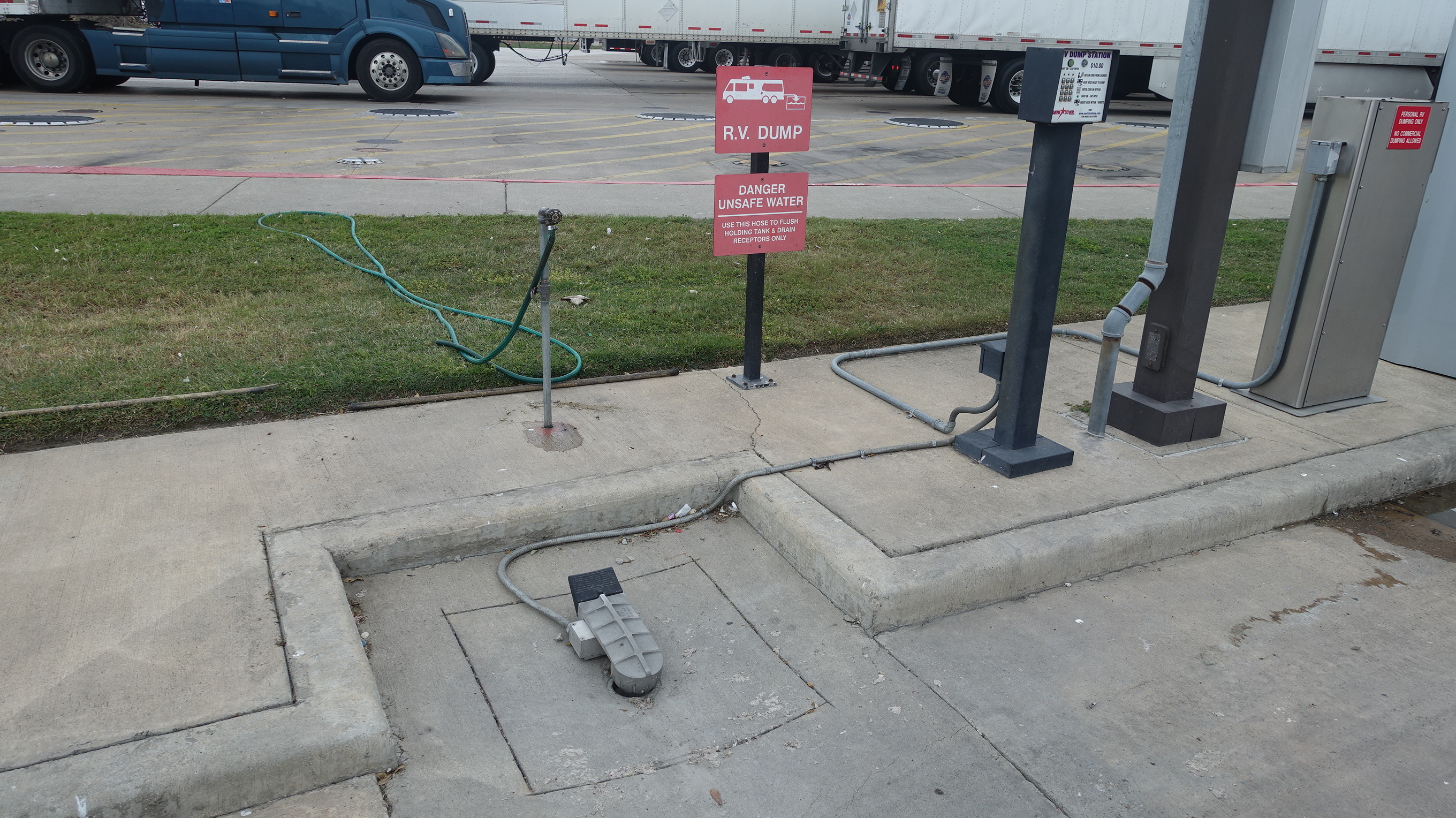 Flying J RV Dump Station Reviews updated 2024