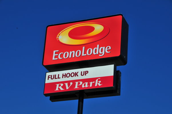 Econo Lodge Hotel & RV Park photo 2
